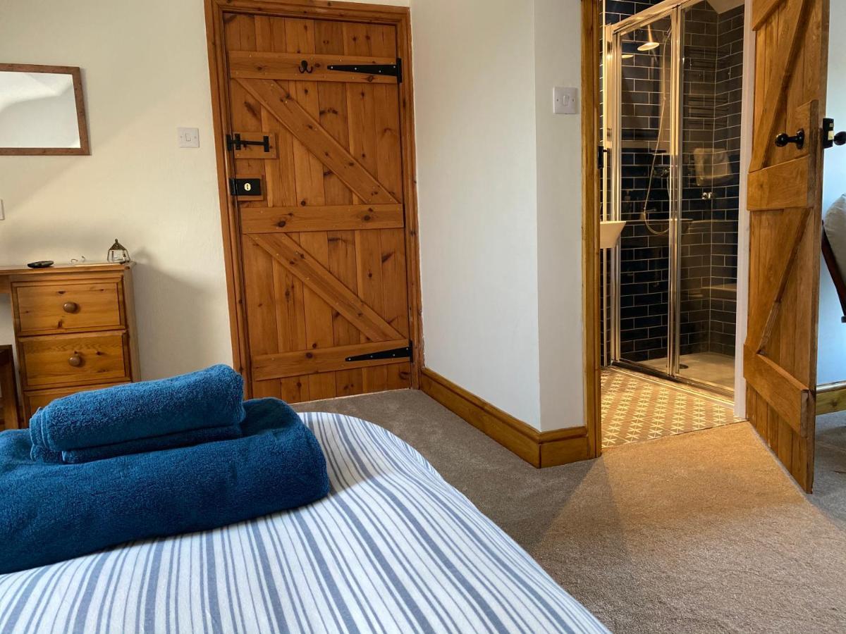 Bed and Breakfast Little Hilton Farm Haverfordwest Exterior foto