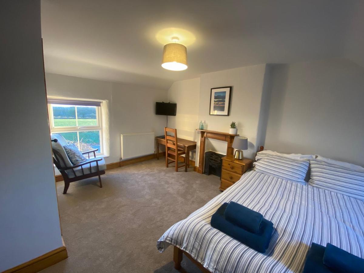 Bed and Breakfast Little Hilton Farm Haverfordwest Exterior foto